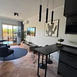 Super2Beachfront